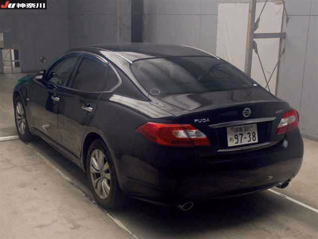 NISSAN FUGA
