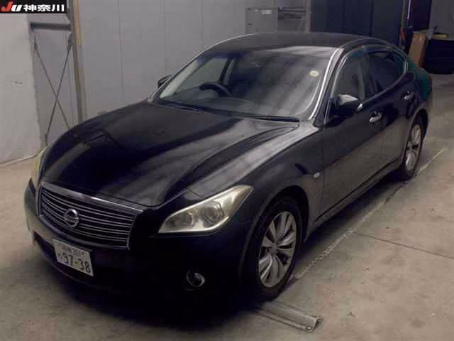 NISSAN FUGA