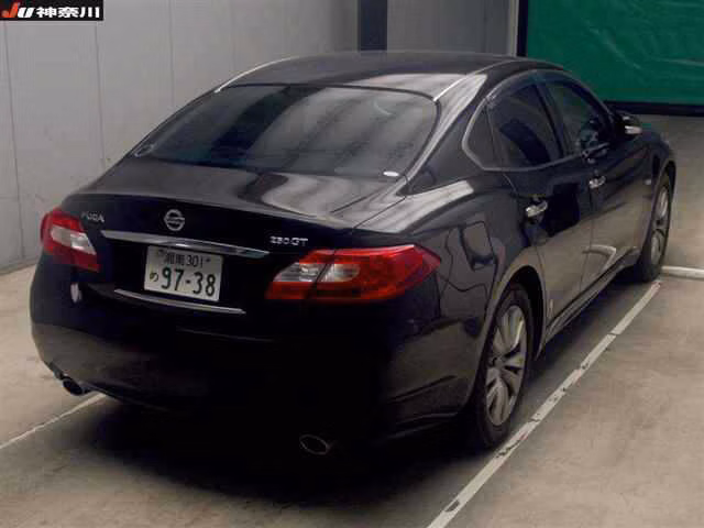 NISSAN FUGA