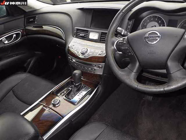 NISSAN FUGA