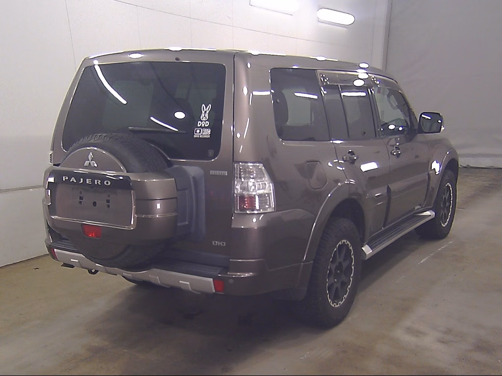 MITSUBISHI PAJERO