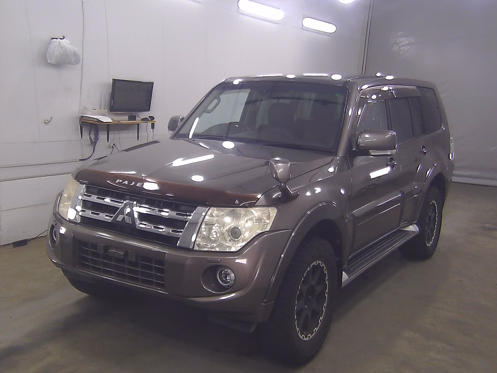 MITSUBISHI PAJERO