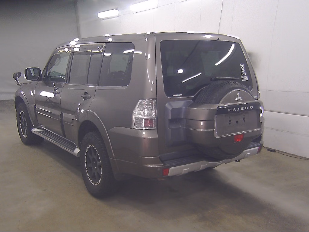 MITSUBISHI PAJERO