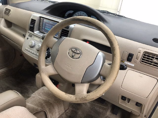TOYOTA RAUM