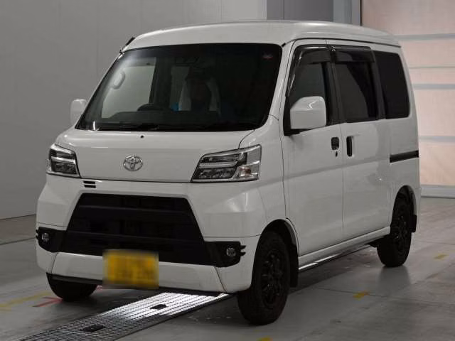 TOYOTA PIXIS VAN