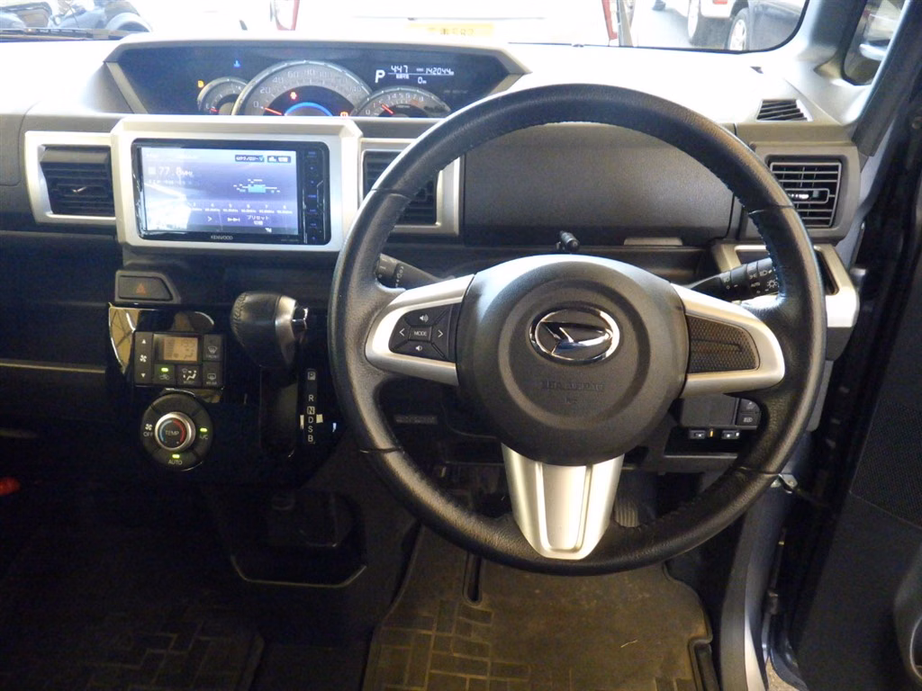 DAIHATSU WAKE