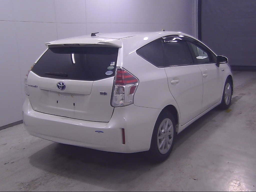 TOYOTA PRIUS ALPHA