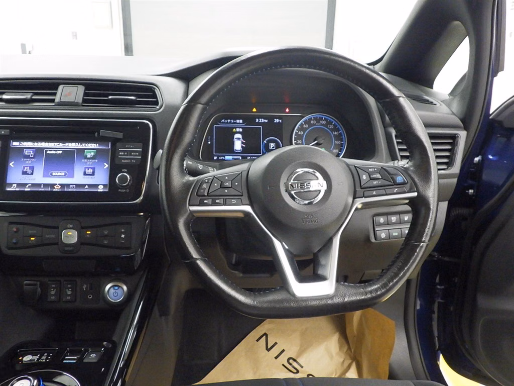 NISSAN LEAF