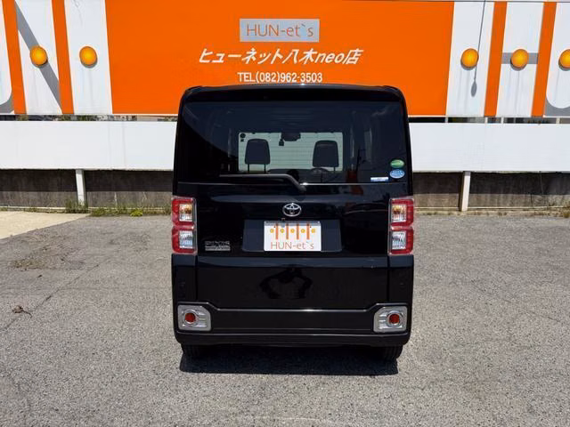 TOYOTA PIXIS MEGA