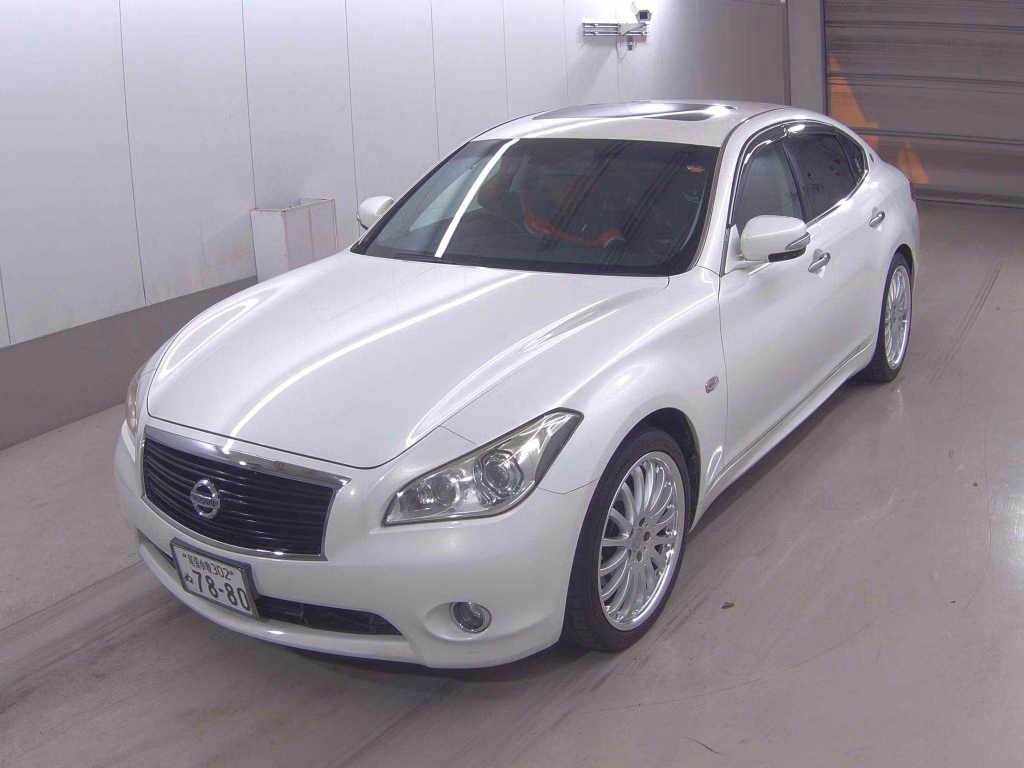NISSAN FUGA