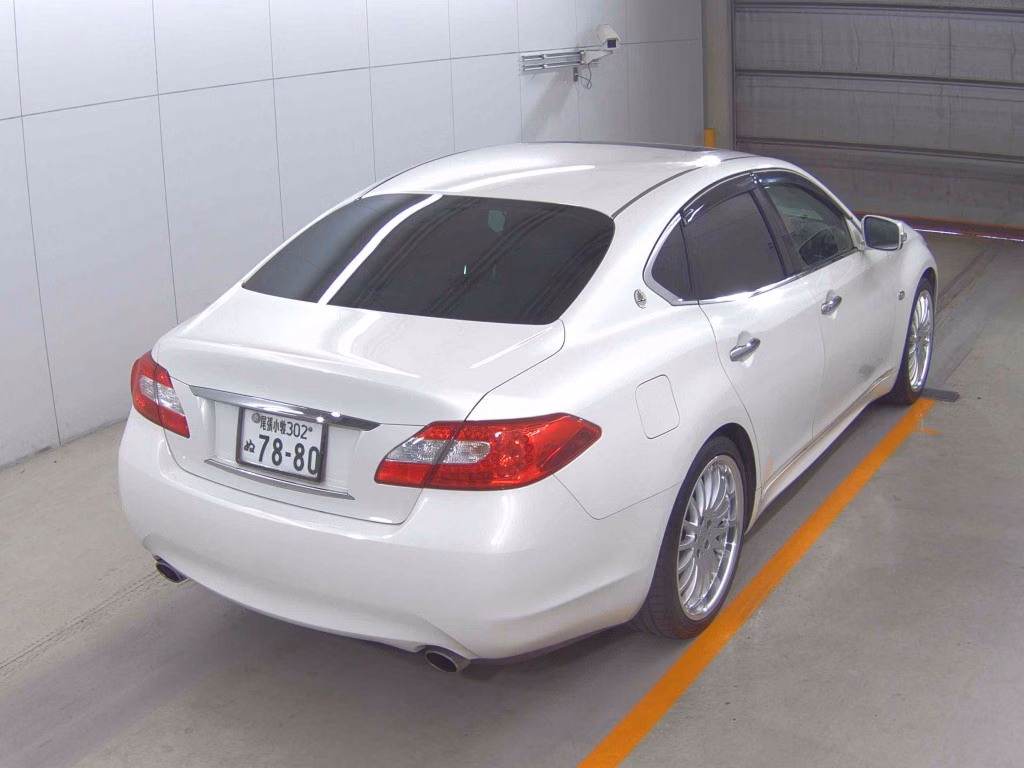 NISSAN FUGA