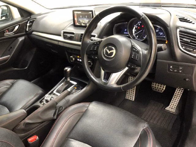 MAZDA AXELA