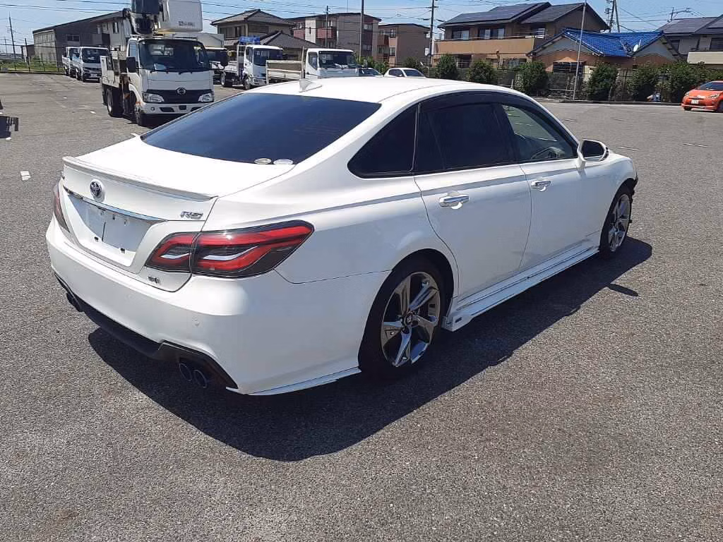 TOYOTA CROWN