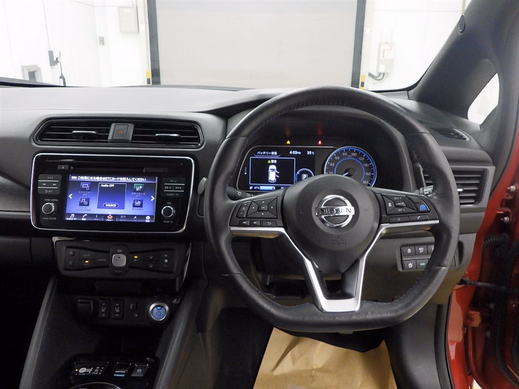 NISSAN LEAF