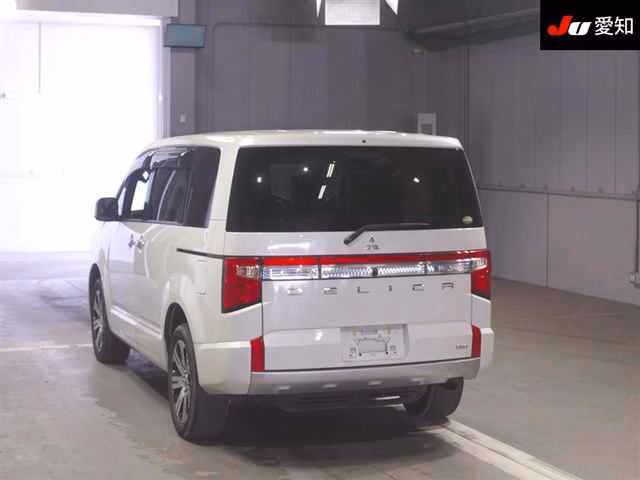 MITSUBISHI DELICA D:5