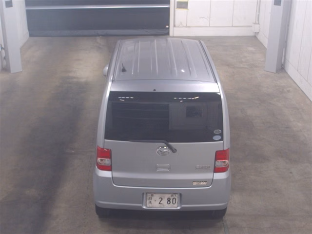 DAIHATSU MOVE CONTE