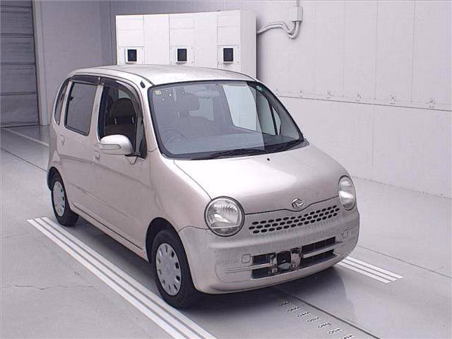 DAIHATSU MOVE LATTE