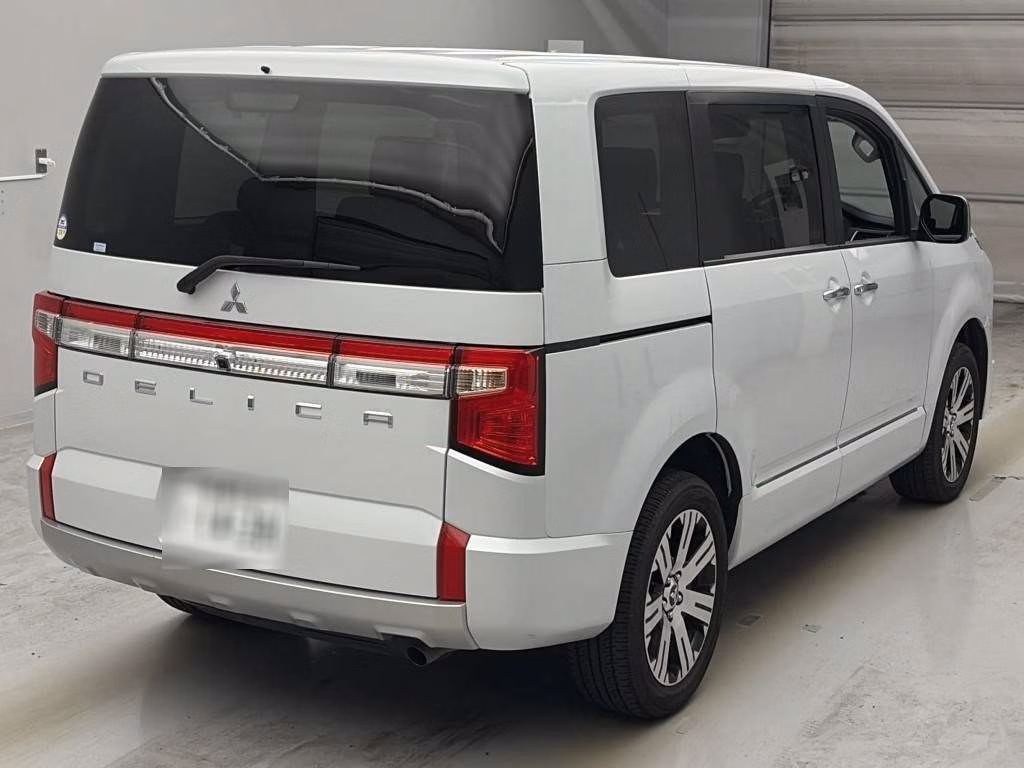 MITSUBISHI DELICA D:5