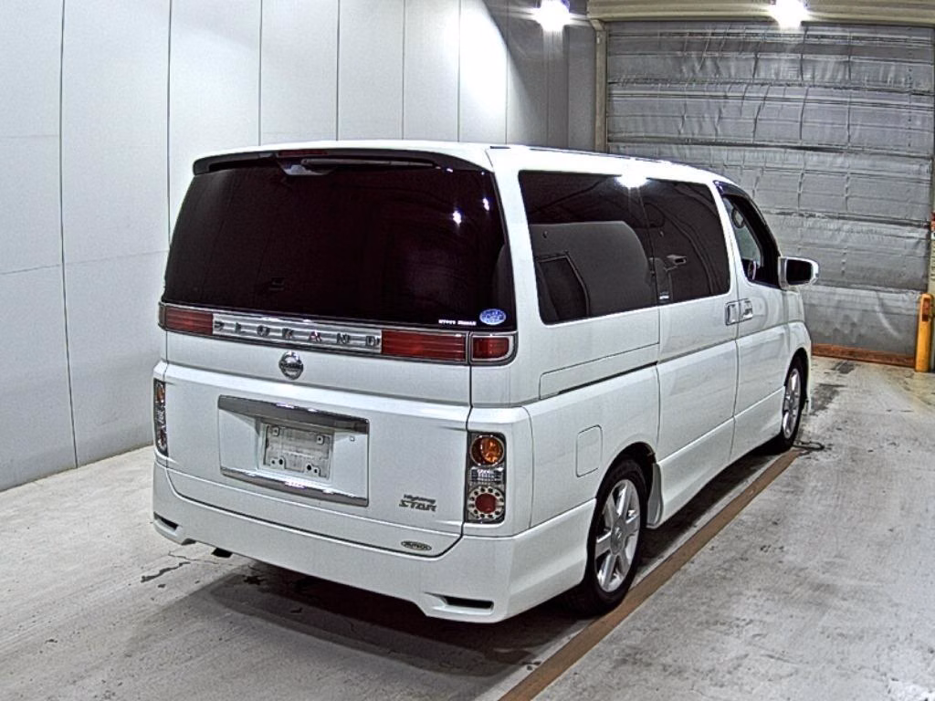 NISSAN ELGRAND