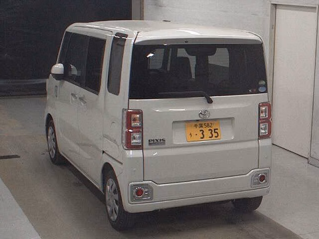 TOYOTA PIXIS MEGA