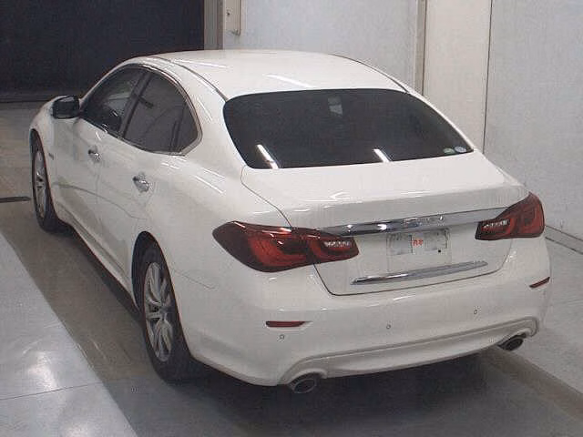 NISSAN FUGA