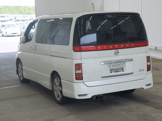 NISSAN ELGRAND