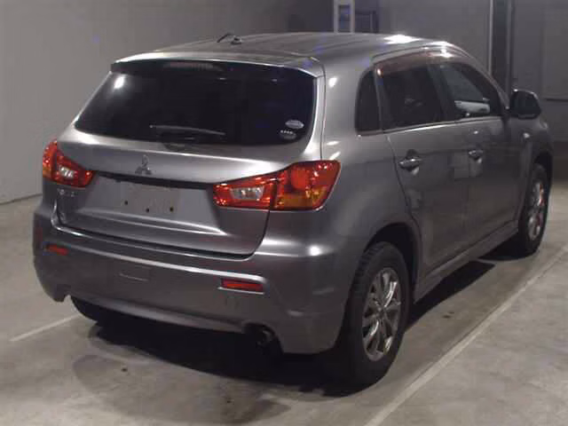MITSUBISHI RVR