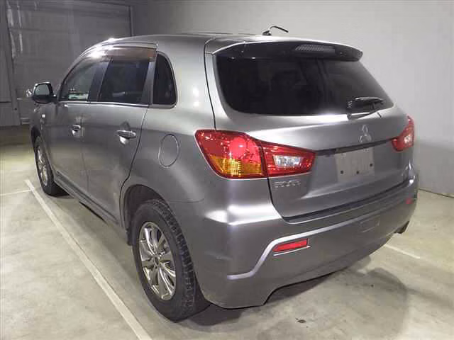 MITSUBISHI RVR