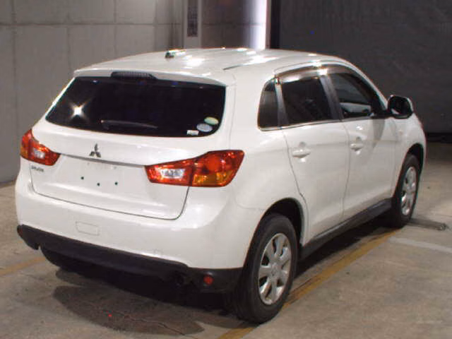 MITSUBISHI RVR