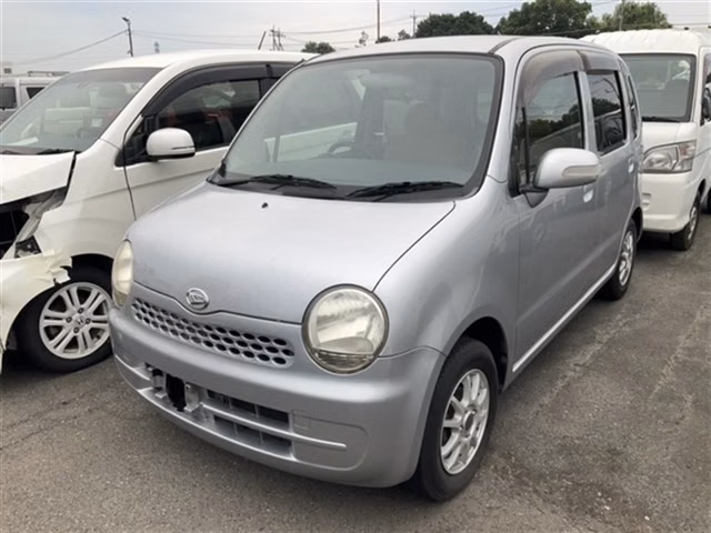 DAIHATSU MOVE LATTE