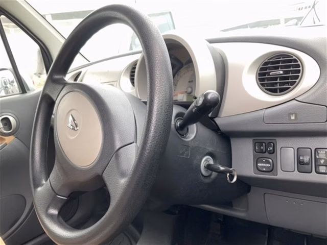 DAIHATSU MOVE LATTE