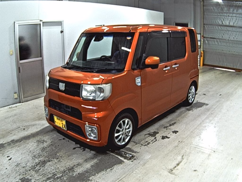 DAIHATSU WAKE