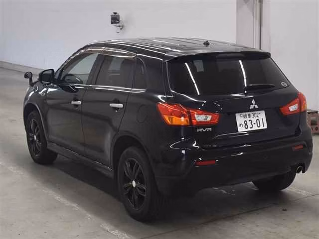 MITSUBISHI RVR