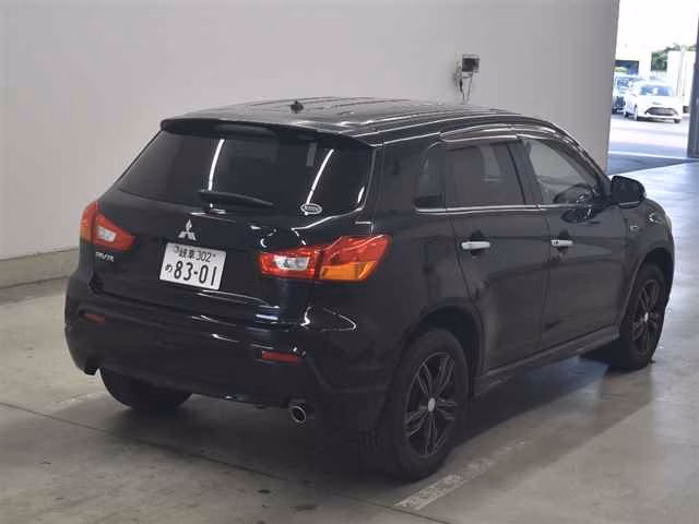 MITSUBISHI RVR