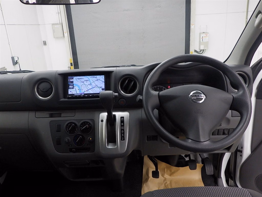 NISSAN NV350 CARAVAN