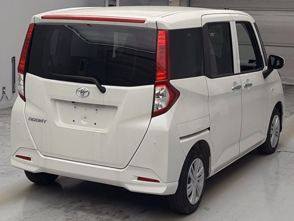 TOYOTA ROOMY