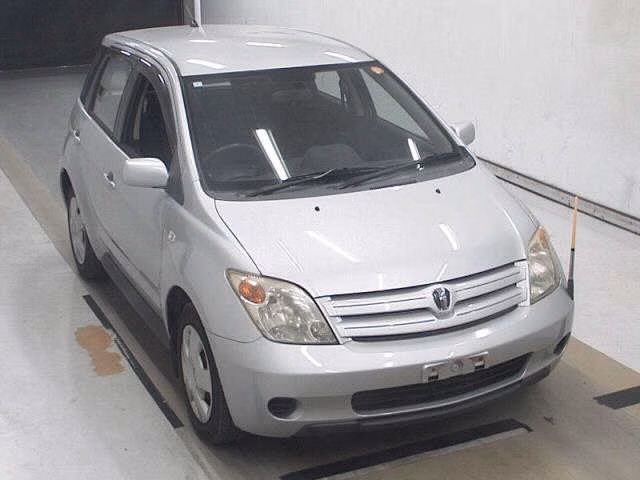 TOYOTA IST