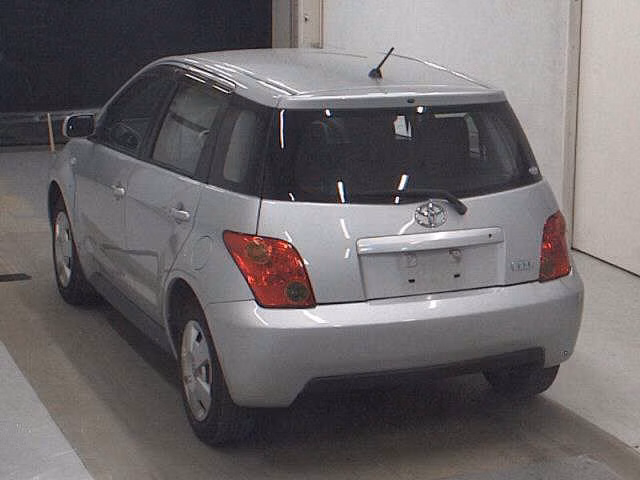 TOYOTA IST