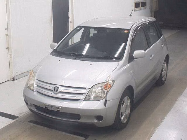 TOYOTA IST