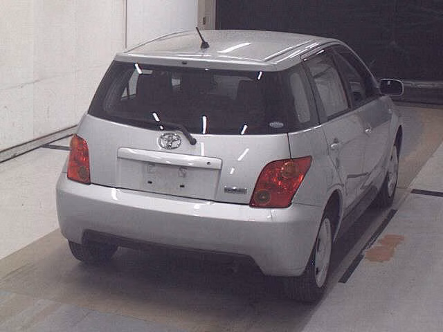 TOYOTA IST