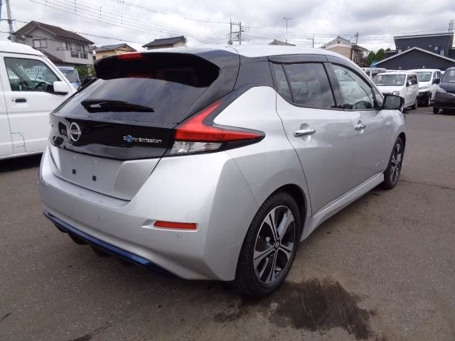 NISSAN LEAF