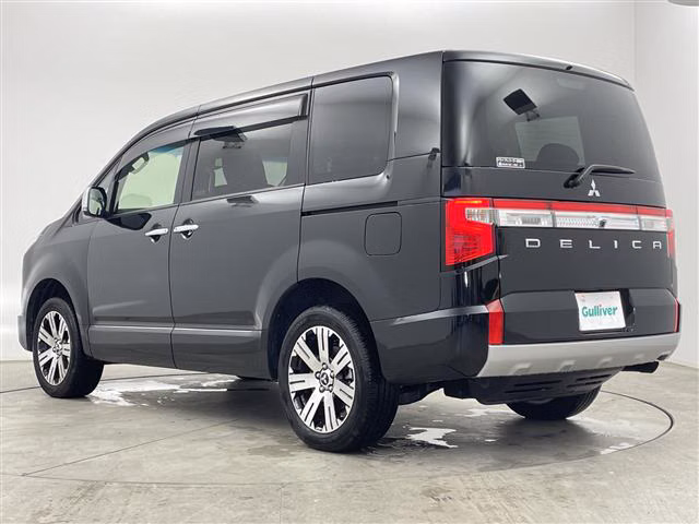 MITSUBISHI DELICA D:5