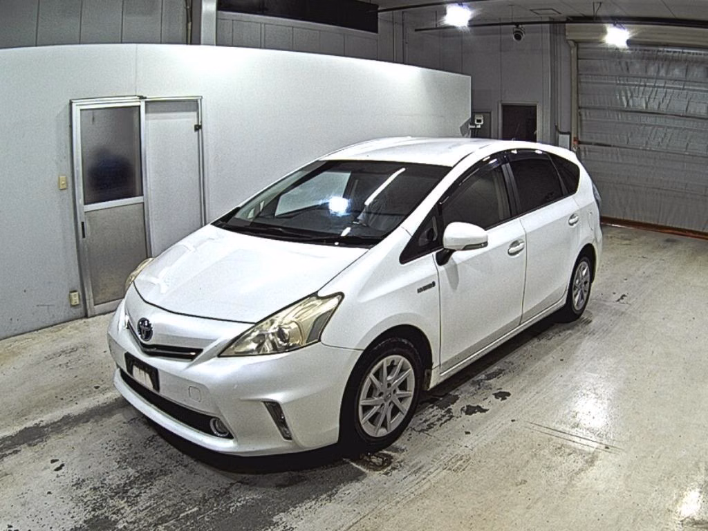 TOYOTA PRIUS ALPHA