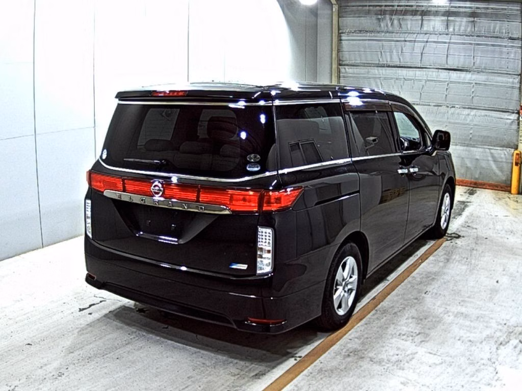 NISSAN ELGRAND