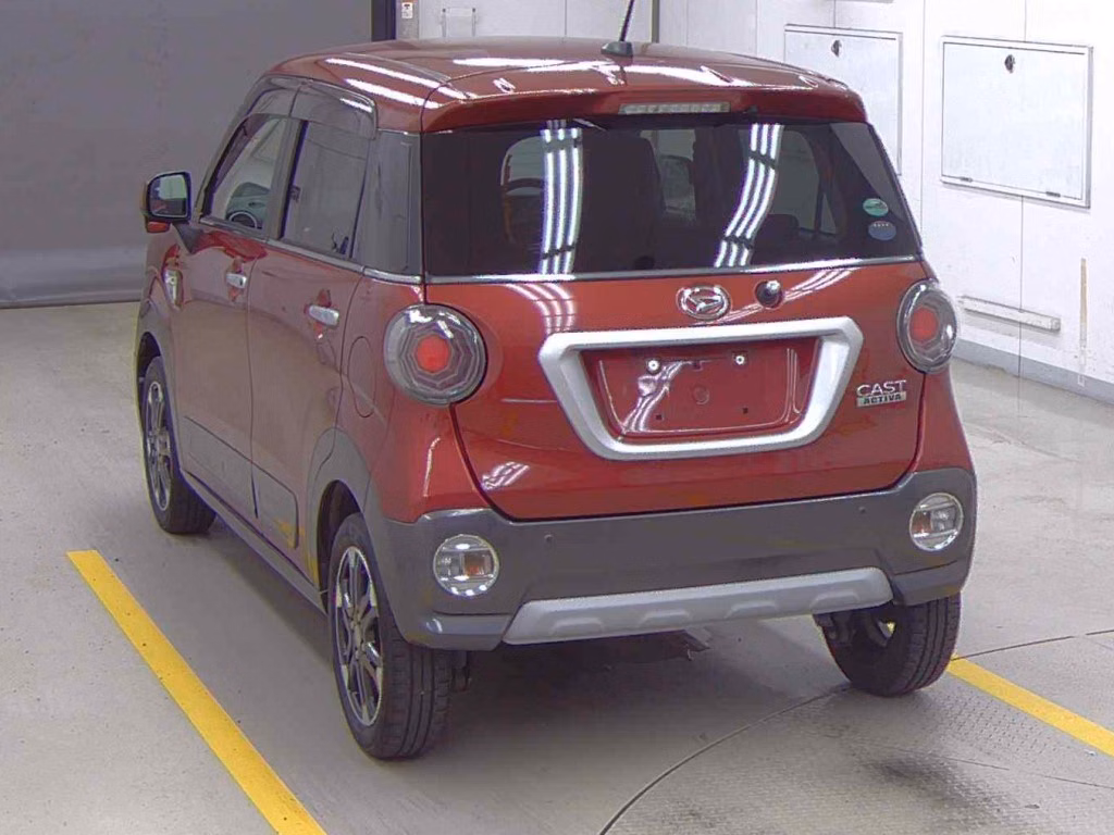 DAIHATSU CAST