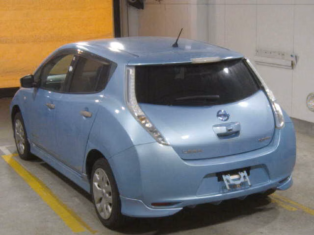 NISSAN LEAF