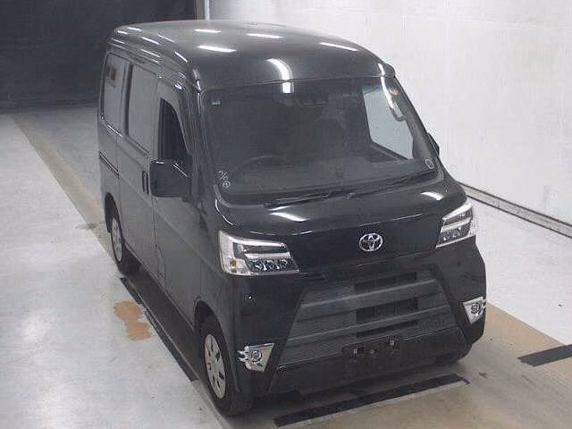 TOYOTA PIXIS VAN