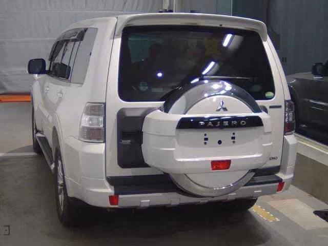 MITSUBISHI PAJERO