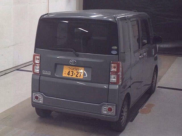 TOYOTA PIXIS MEGA