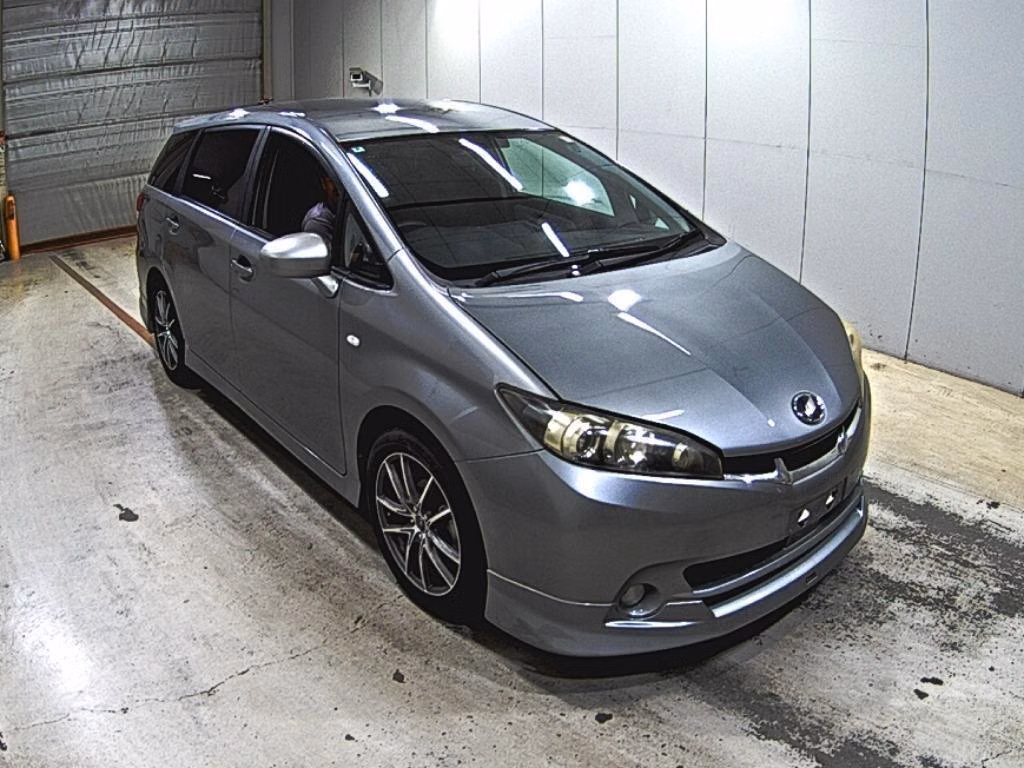 TOYOTA WISH